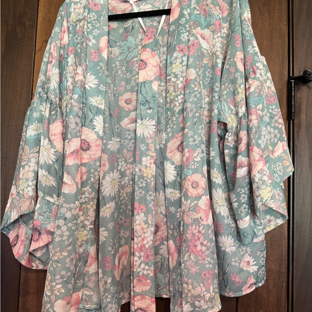 LC Lauren Conrad Pastel Floral Kimono
